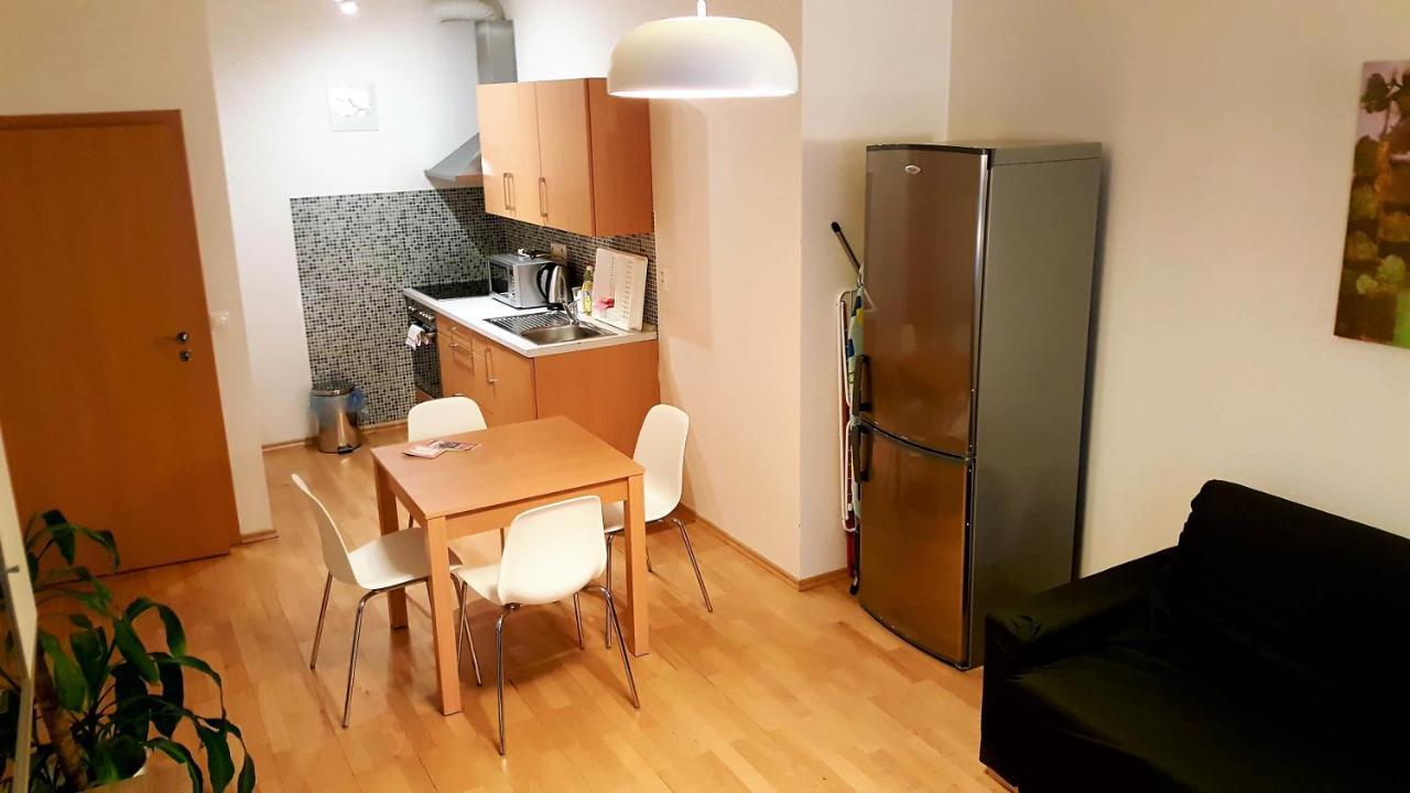 براغ Apartment Smichov المظهر الخارجي الصورة